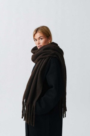 Women Gina Tricot Soft Chunky Scarf Brown | 37PARQECS